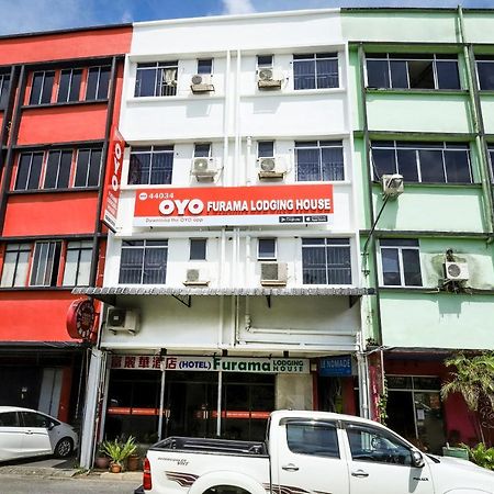Oyo 44034 Furama Lodging House Кучинг Екстериор снимка