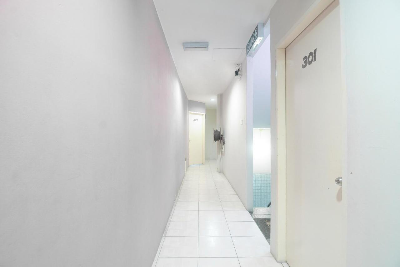 Oyo 44034 Furama Lodging House Кучинг Екстериор снимка