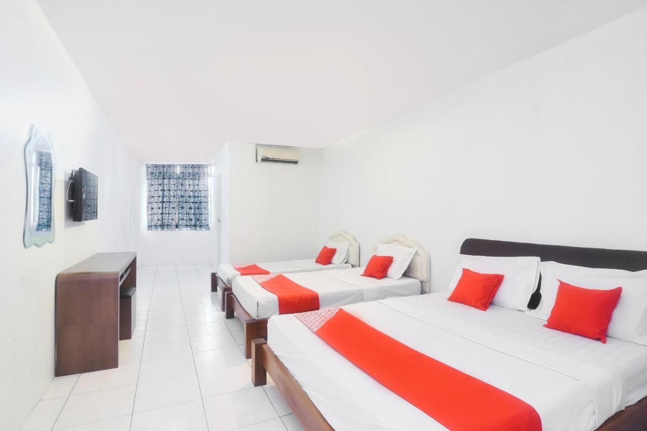 Oyo 44034 Furama Lodging House Кучинг Екстериор снимка
