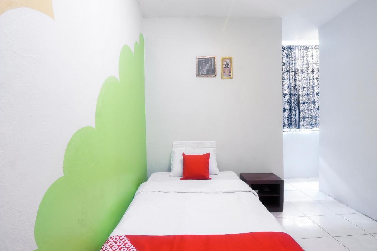 Oyo 44034 Furama Lodging House Кучинг Екстериор снимка