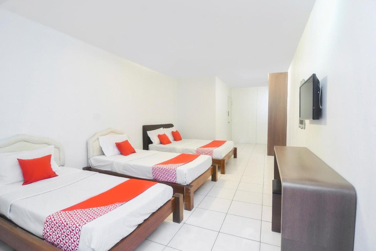 Oyo 44034 Furama Lodging House Кучинг Екстериор снимка