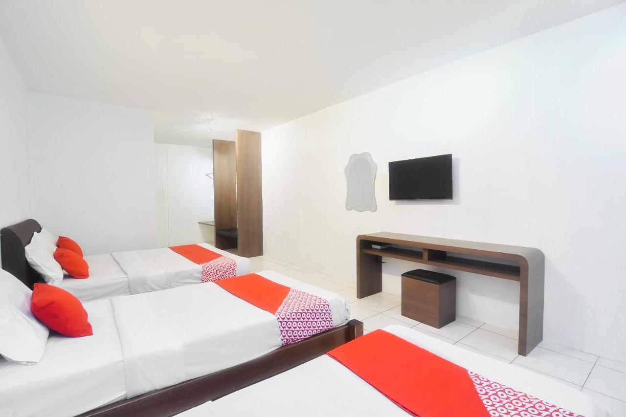 Oyo 44034 Furama Lodging House Кучинг Екстериор снимка