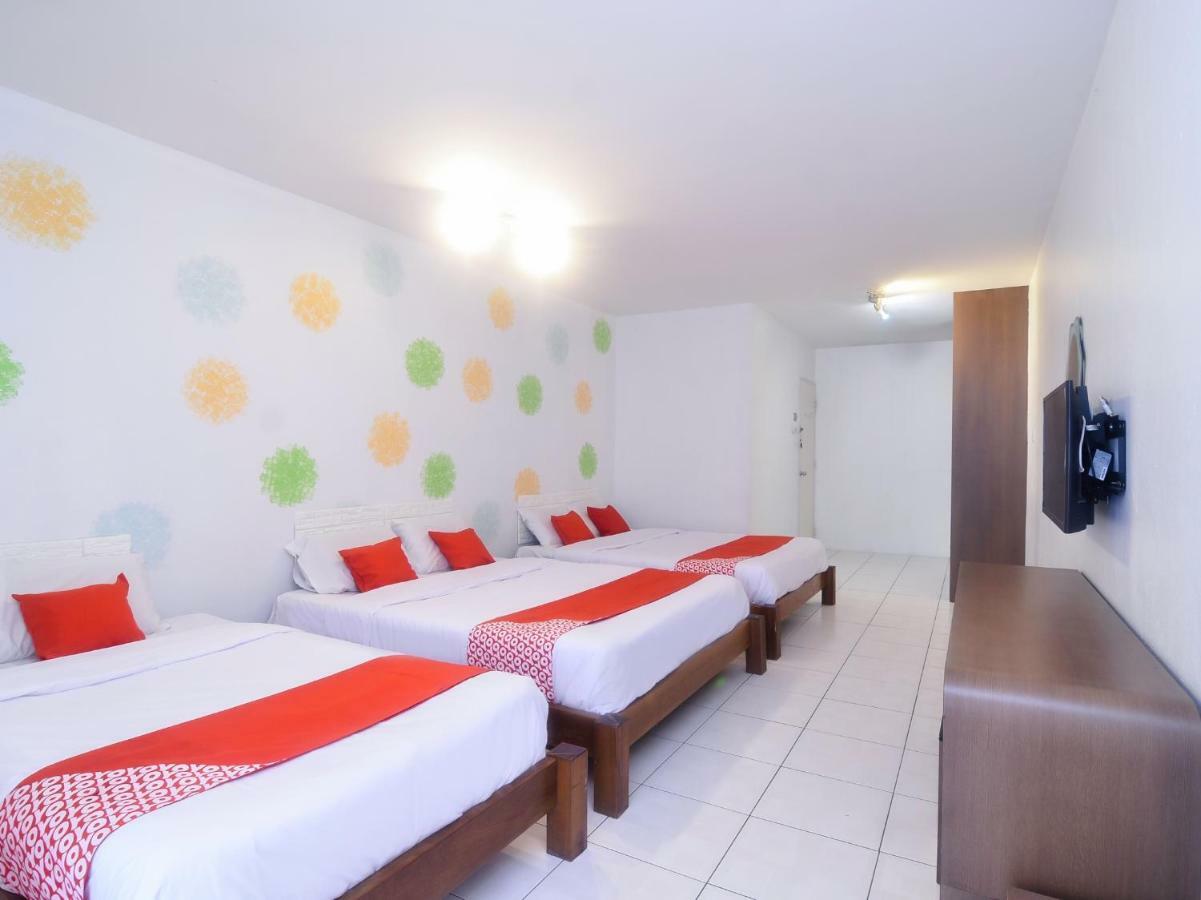 Oyo 44034 Furama Lodging House Кучинг Екстериор снимка