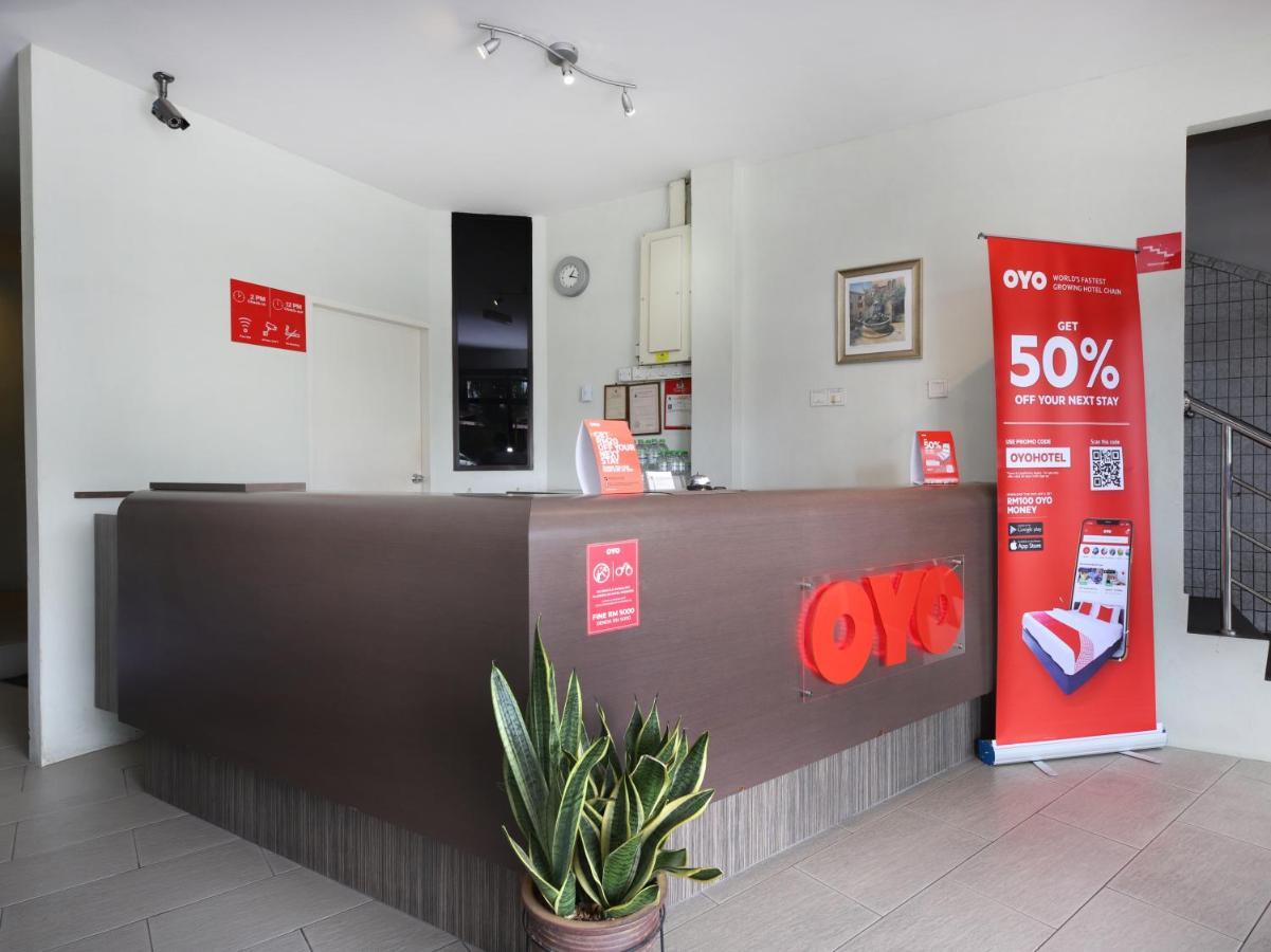 Oyo 44034 Furama Lodging House Кучинг Екстериор снимка